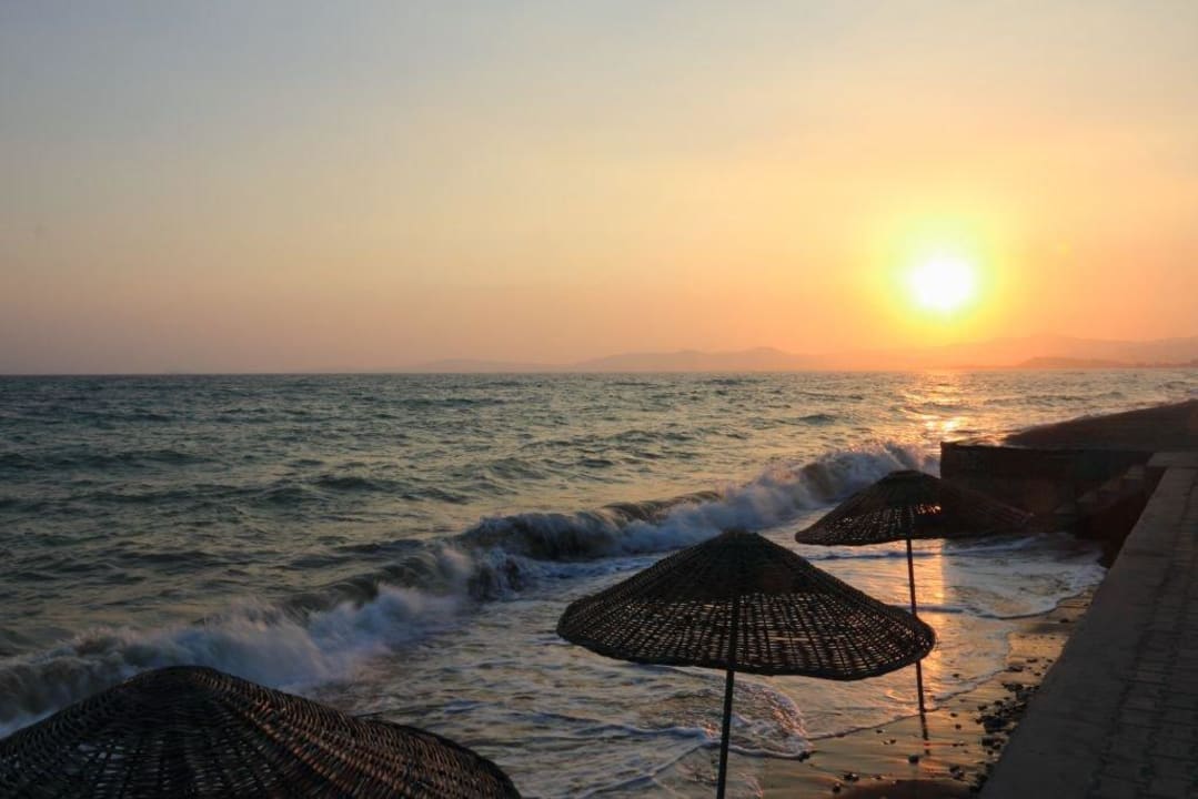 Sonnenuntergang am Strand Royal Beach Club Hotel