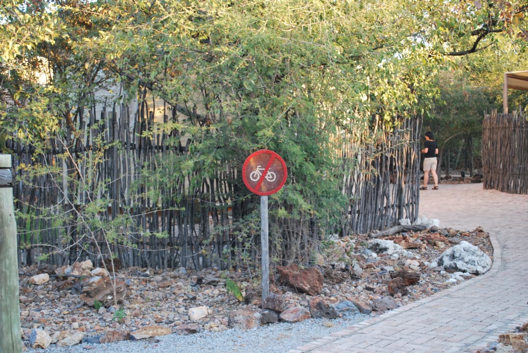 Wege Etosha Village