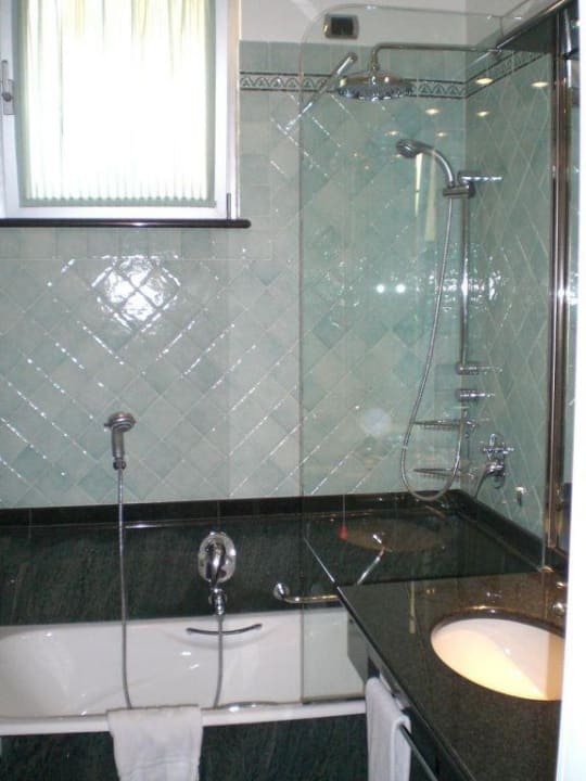 Bad im Zimmer 526 Hotel Brunelleschi