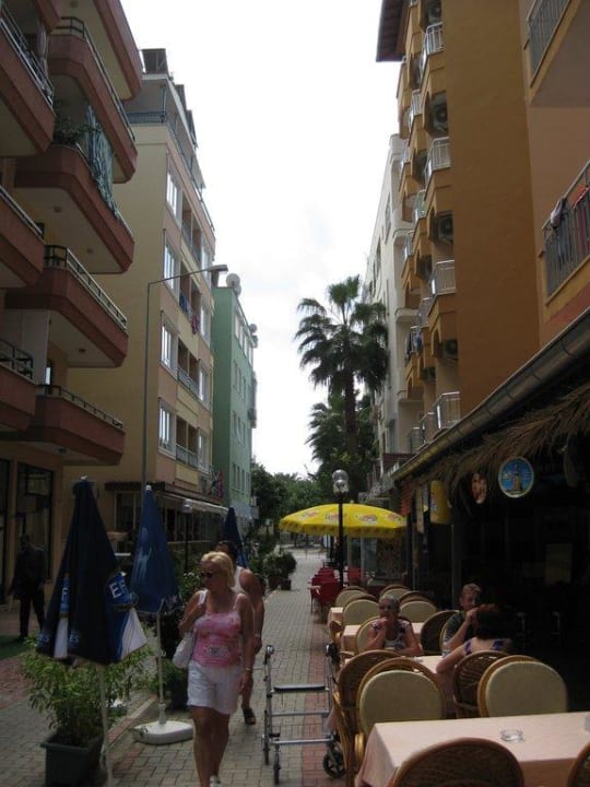 Die Gasse in der das Hotel liegt Hotel Kleopatra Bebek