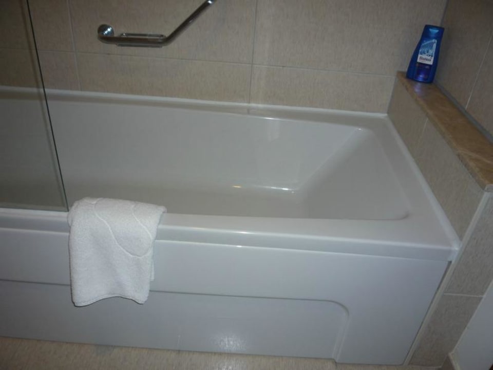 Niedriger Einstieg in der Badewanne Hotel Baia Lara