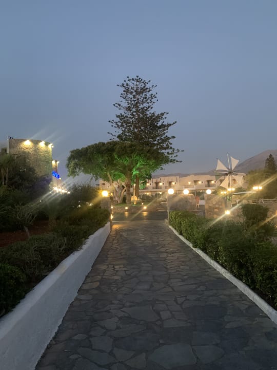 Außenansicht Alexander Beach Hotel & Village Resort