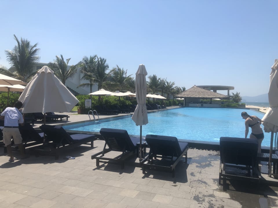 Pool Melia Danang Beach Resort