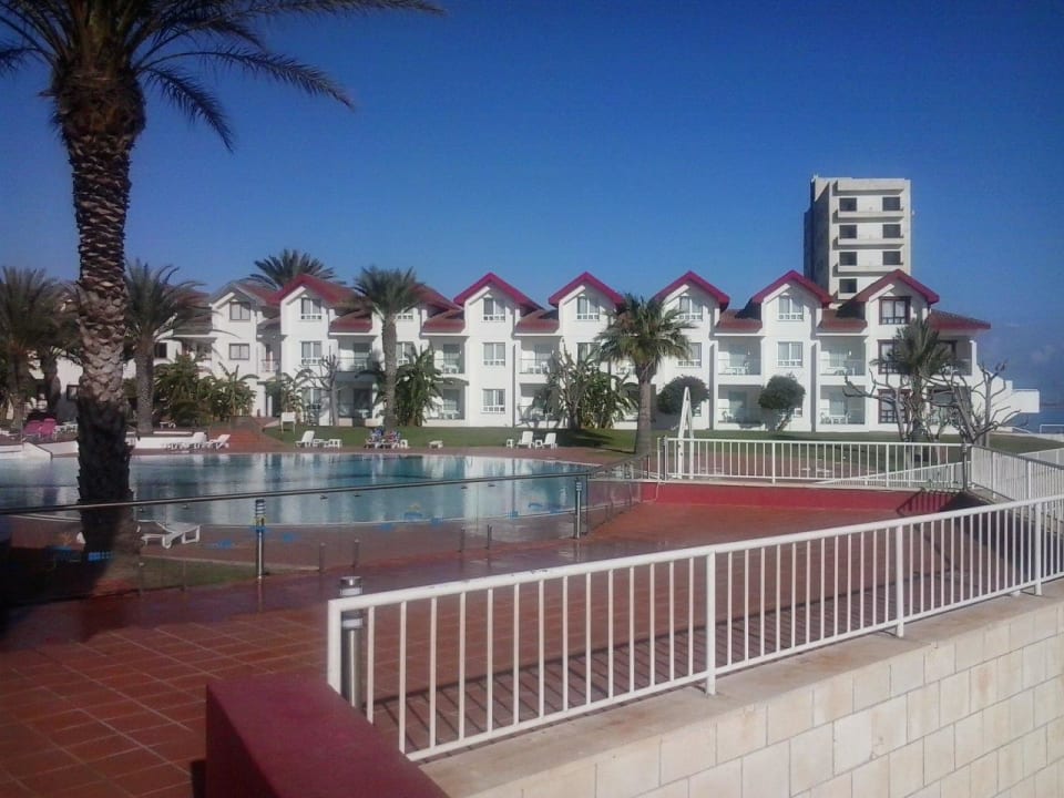 Pool mit Villen Salamis Bay Conti Resort Hotel & Casino