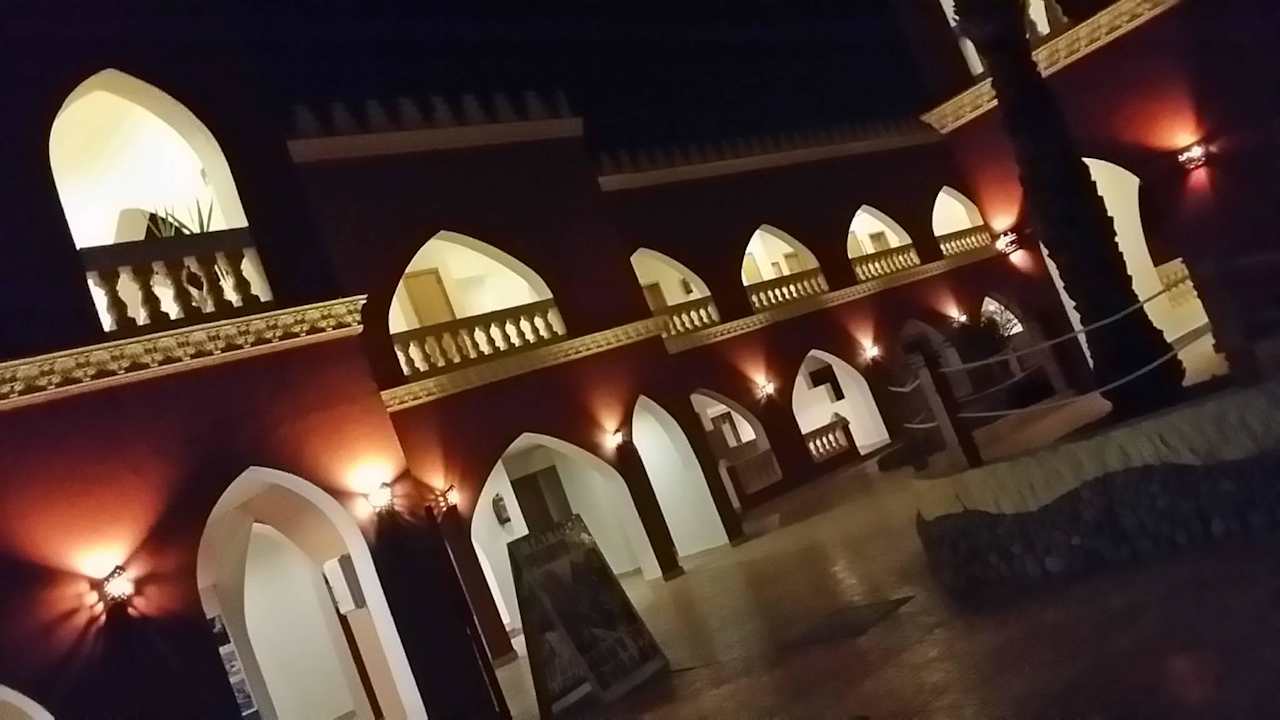Am Abend Pickalbatros Alf Leila Wa Leila Resort - Neverland Hurghada
