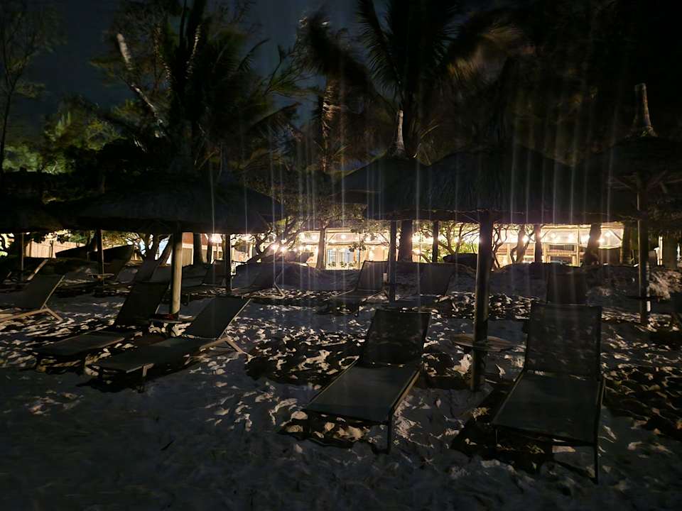 Gastro Crystals Beach Resort Belle Mare, a member of Radisson Individuals