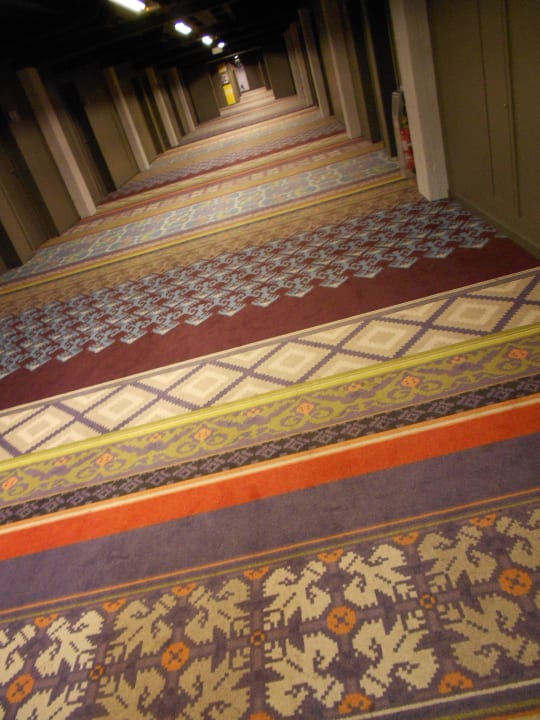 The passage in front of the rooms. MEININGER Hotel Bruxelles City Center