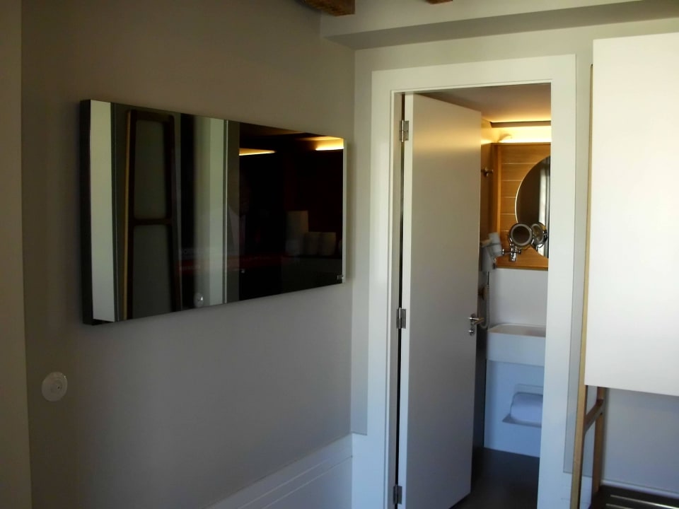 Blick vom Wohnraum ins Bad My Story Hotel Rossio