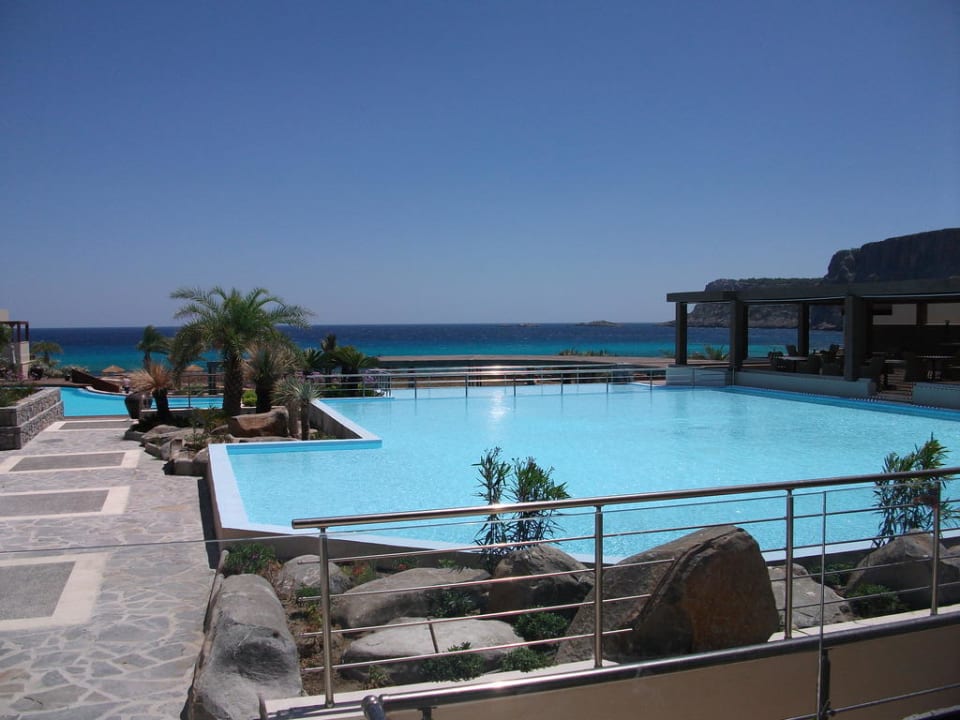 Kleiner Pool oberhalb vom Hauptpool Aquagrand Artistic Luxury Beach Resort - Adults only