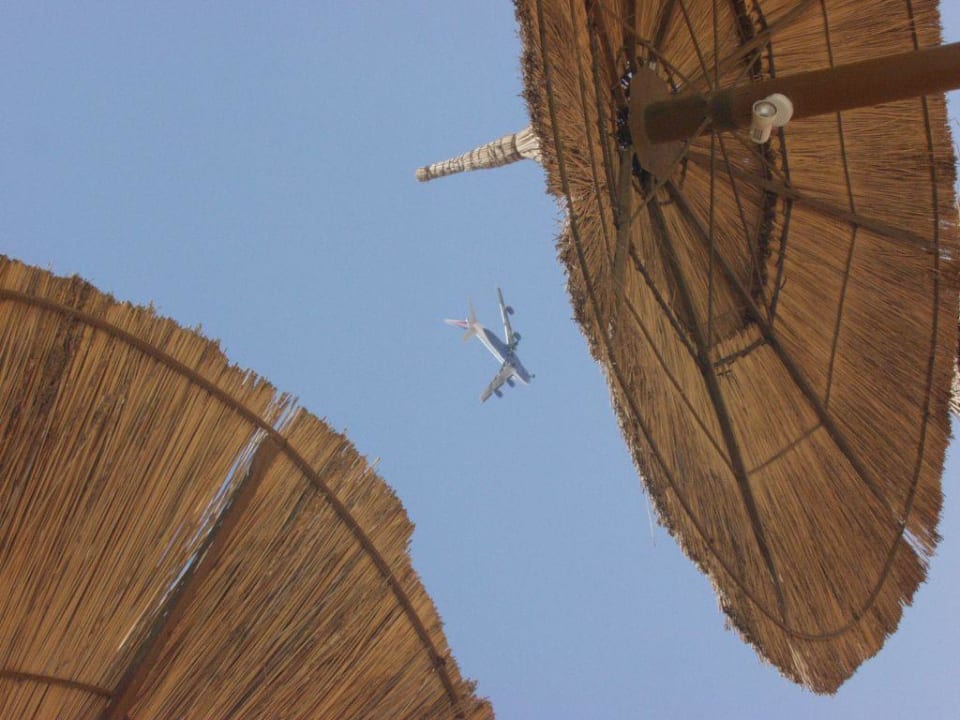 Flugzeuge... Pickalbatros Alf Leila Wa Leila Resort - Neverland Hurghada