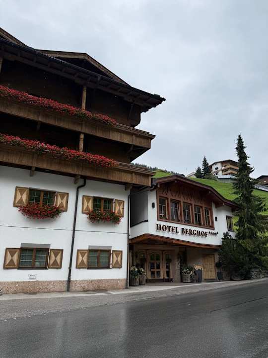 Außenansicht Hotel Berghof Crystal SPA & Sports Hintertux
