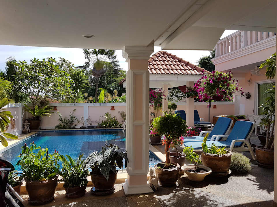 Pool Gästehaus Baan Kinnaree