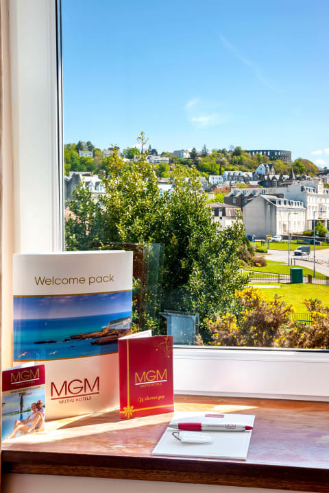 Zimmer Muthu Alexandra Hotel