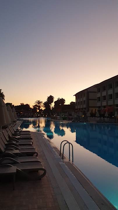 Pool VONRESORT Golden Coast