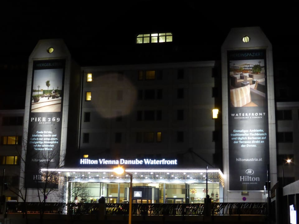 Hauptansicht Hilton Vienna Waterfront