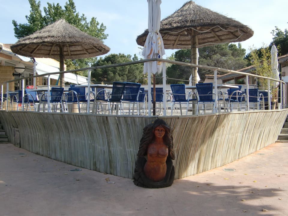 Außenterrasse des Restaurants Camping & Bungalows La Marine