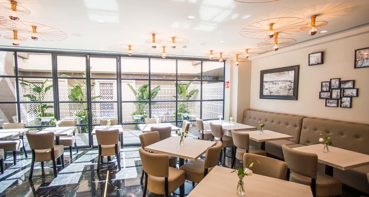 Gastro Ona Hotels Arya