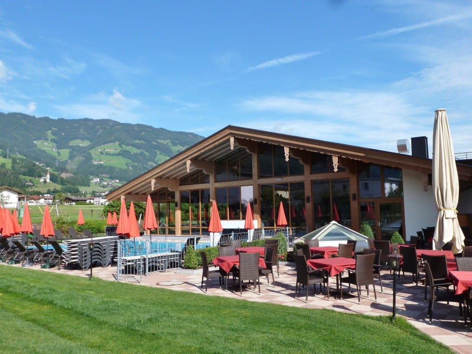 Hallenbad und Außenpool Hotel Wöscherhof