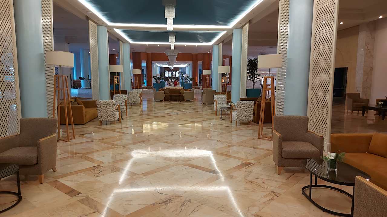 Lobby Sentido Bellevue Park