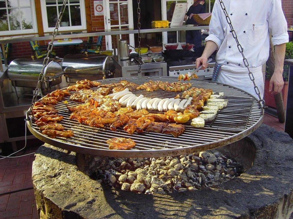 Grillparty im Freien Ringhotel Forellenhof Walsrode