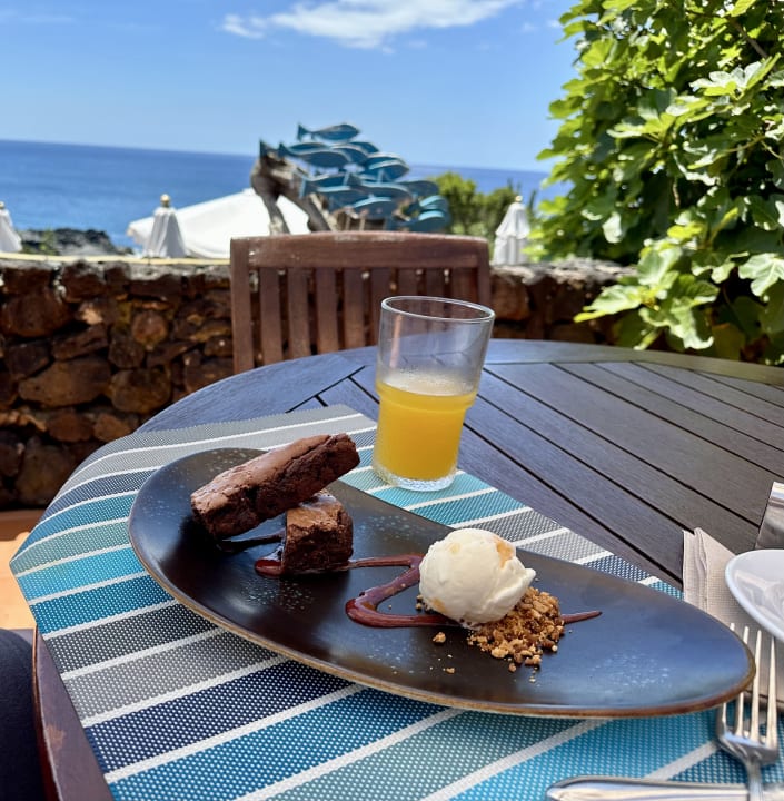 Gastro Caloura Hotel Resort