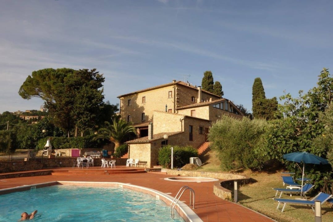 Blick über dem Pool Villa Rioddi