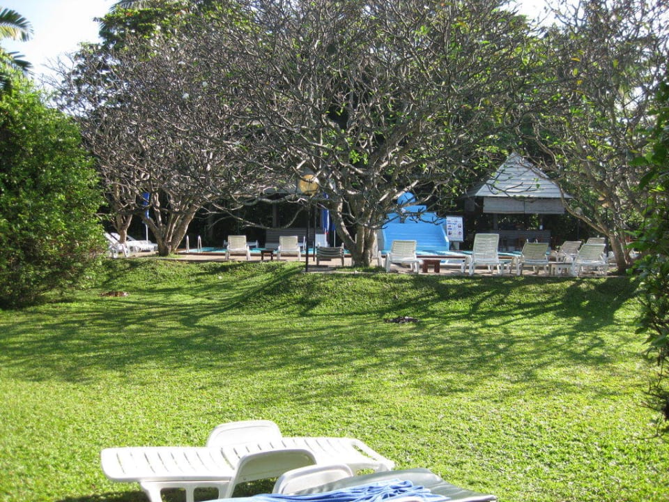 Liegewiese Hotel Jetwing Tropical Villas