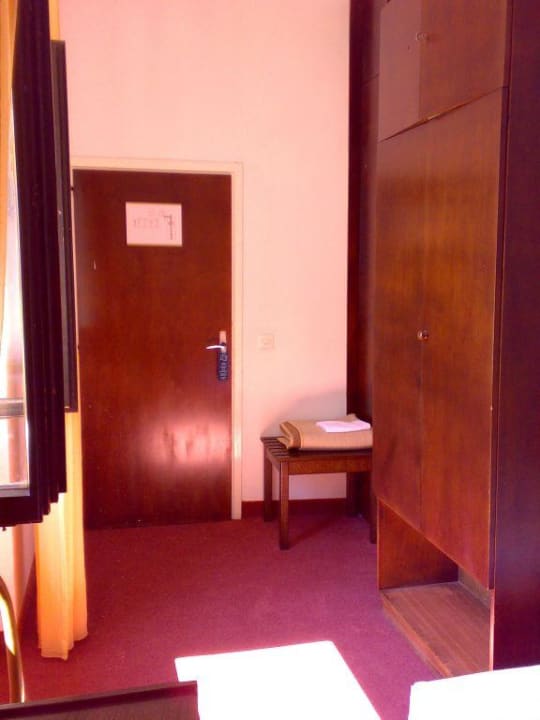 Zimmer Richtung Tür Maistra Select Mlini Hotel