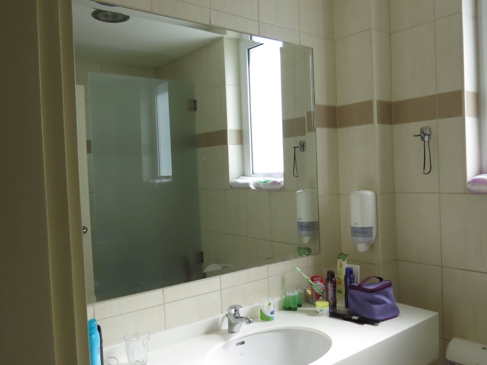 Badezimmer sehr klein Eurohotel Katrin Hotel & Bungalows