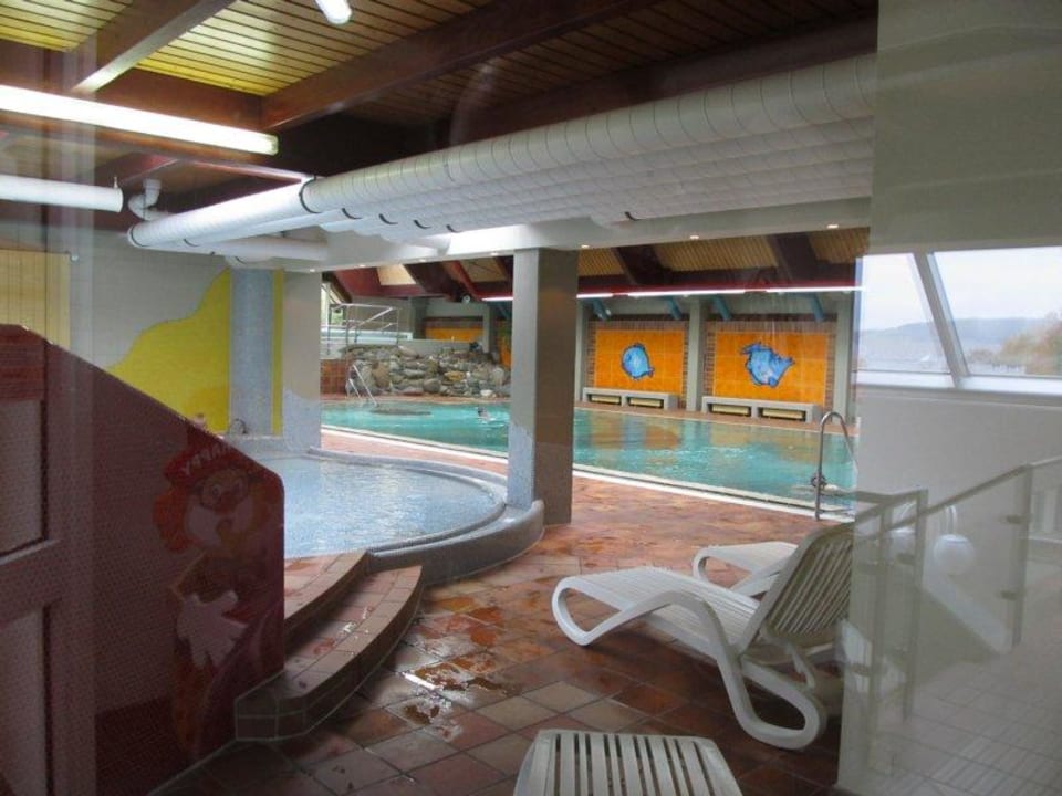 Blick ins Hallenbad SAVOY Hotel Bad Mergentheim