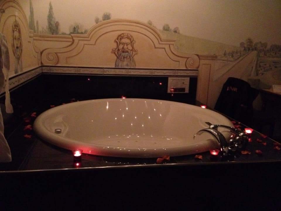 Whirlpool im Zimmer Schloss-Hotel