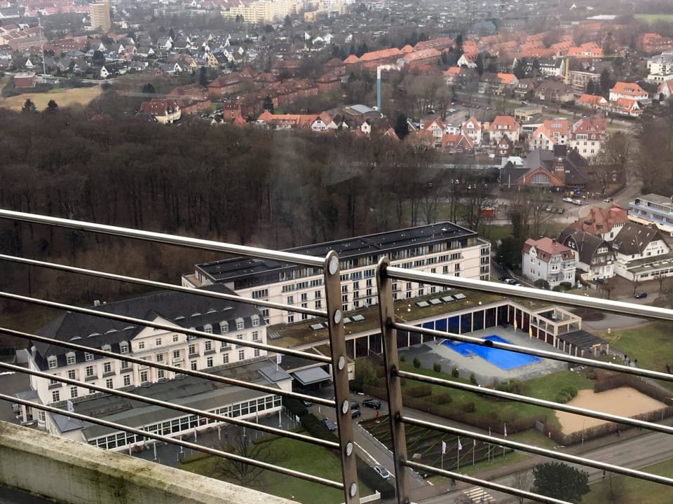 Vom Maritim Hotel gesehen A-ROSA Travemünde