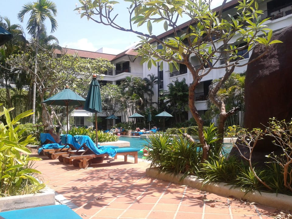 Pool DoubleTree by Hilton Phuket Banthai Resort