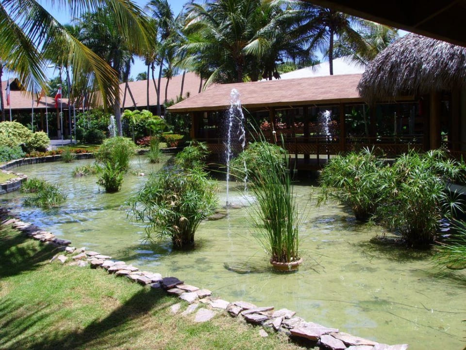 Teich bei Lobby und mexikan. Cantina Grand Palladium Select Bávaro Resort & Spa