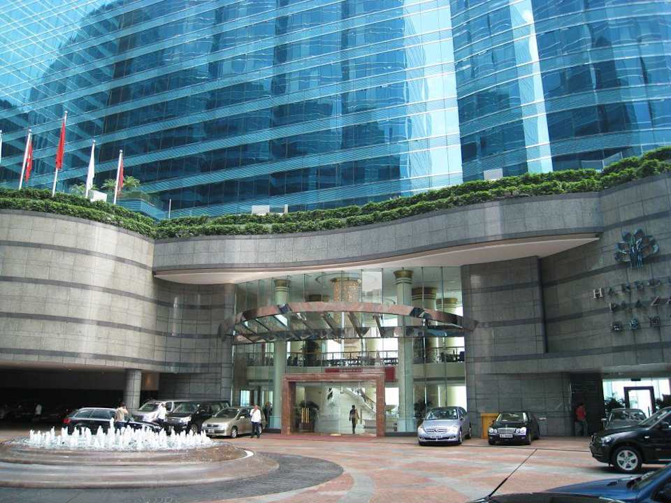 Hoteleingang Harbour Grand Kowloon