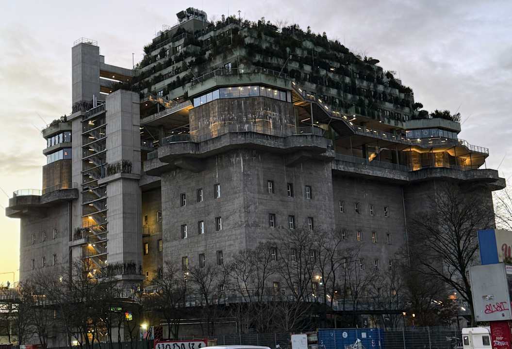 Außenansicht REVERB by Hard Rock Hamburg