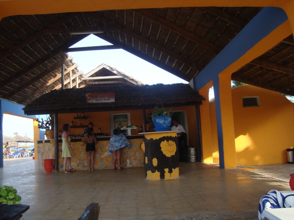 Bar przy basenie Hawai Beach Club