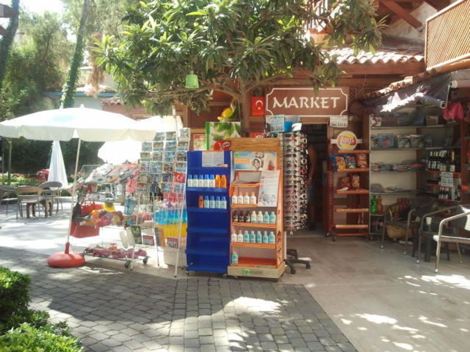 Ein kleiner Markt mit allen wichtigen Dingen Ulusoy Kemer Holiday Club