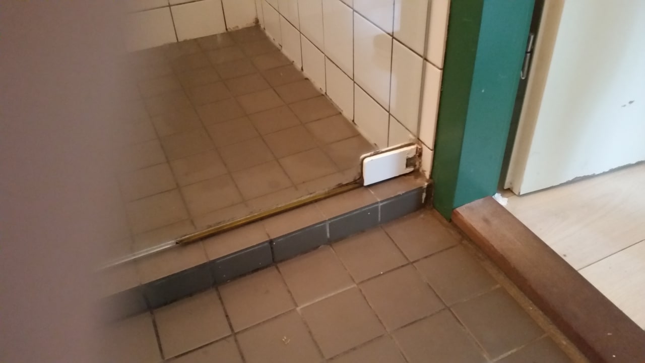 Zimmer Hotel Green White