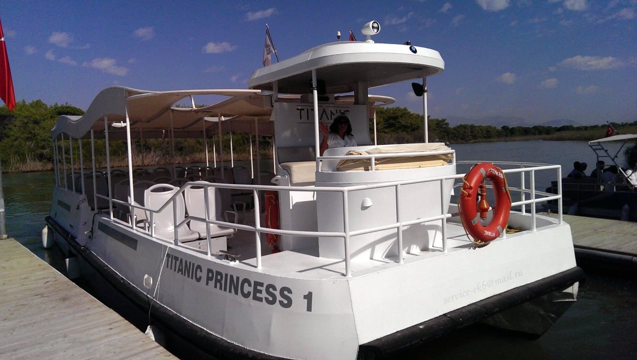 Delivery guests to the beach Titanic Deluxe Golf Belek