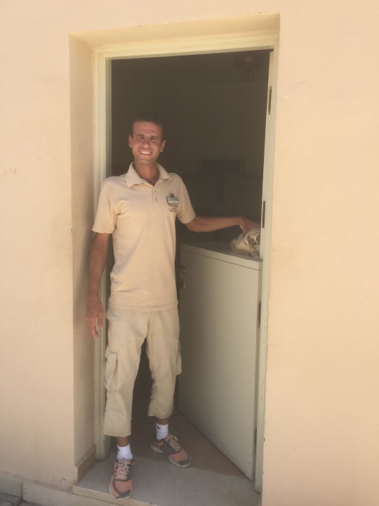 Poolcaptain Yahia -Mr."Have a nice day" Steigenberger Makadi Hotel - Adults only