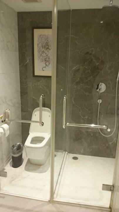 Badezimmer/Dusche und WC Hotel Tangla