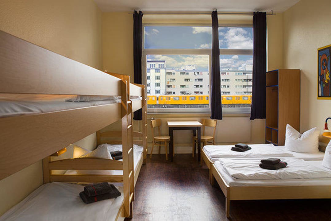 "6-Bett Zimmer" acama Hotel+Hostel Kreuzberg (Berlin ...