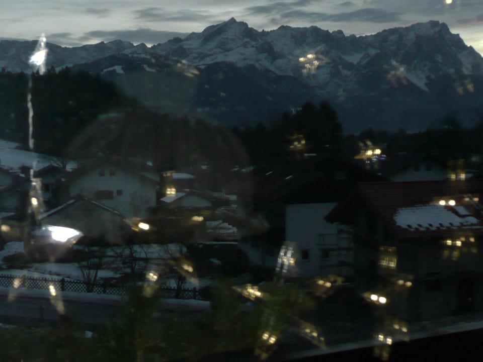 Blick auf Zug- u Alpspitze Apartments Farchanter Alm