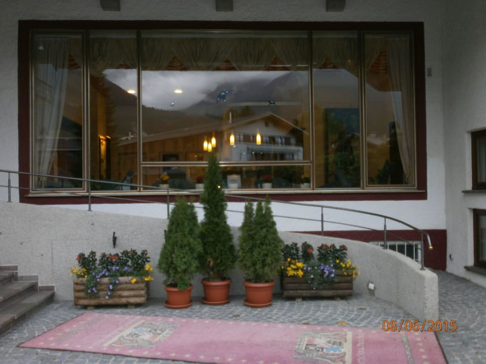 Haupteingang Hotel Wittelsbacher Hof