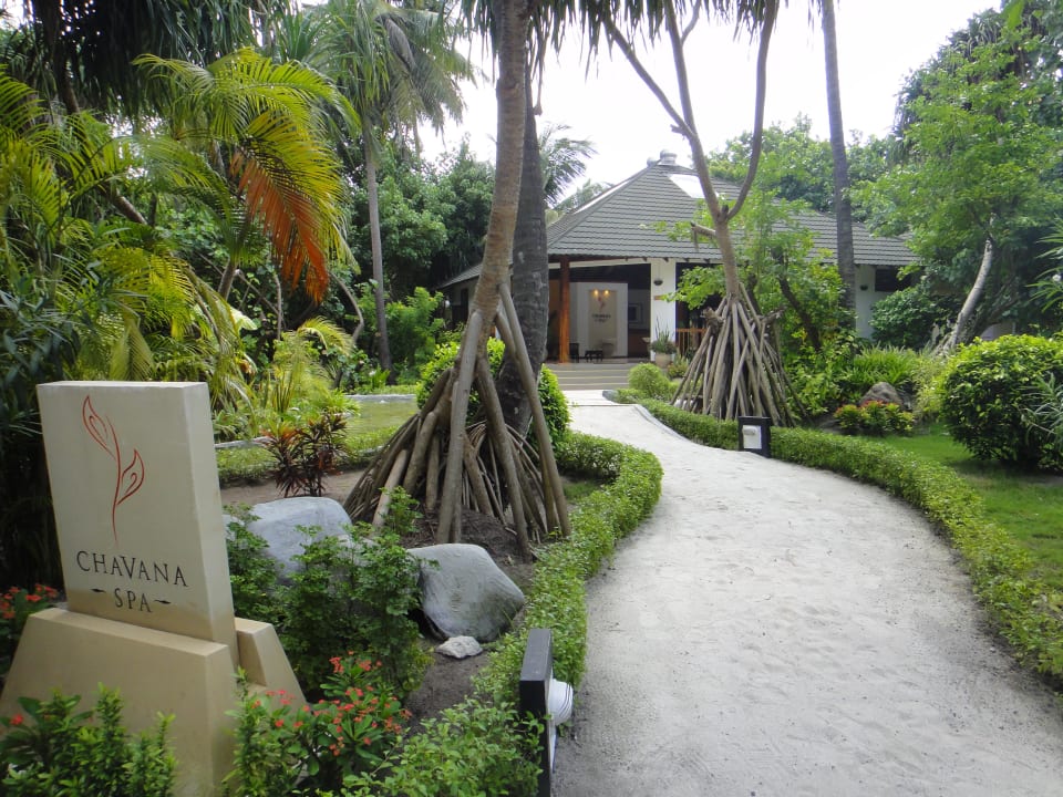 Weg am Chavana Spa vorbei Adaaran Select Meedhupparu Island Resort - Premium All Inclusive
