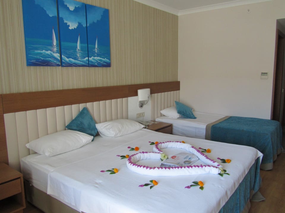 Nette Aufmerksamkeit zum Geburtstag Adalya Ocean Deluxe