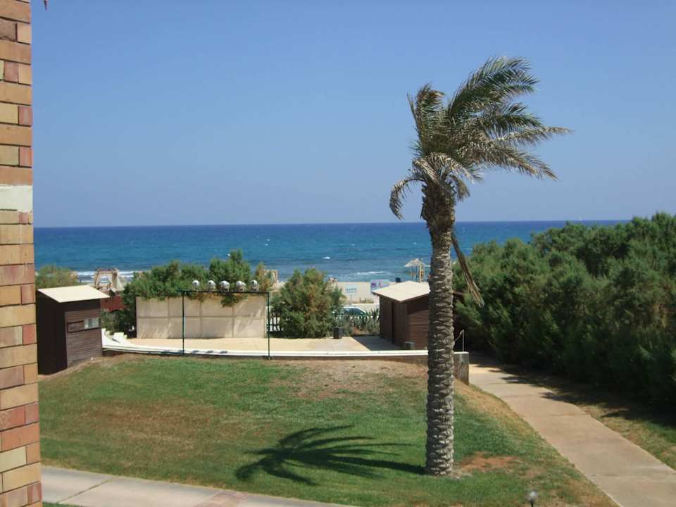 Ausblick vom Zimmerbalkon Bella Beach Hotel