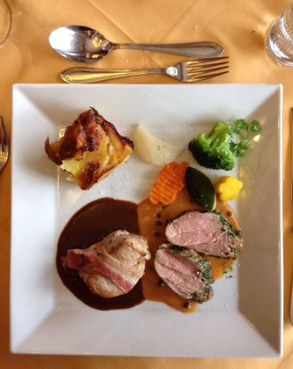 Bis di carne con patate gratinate e verdure Sonnenhotel Zaubek