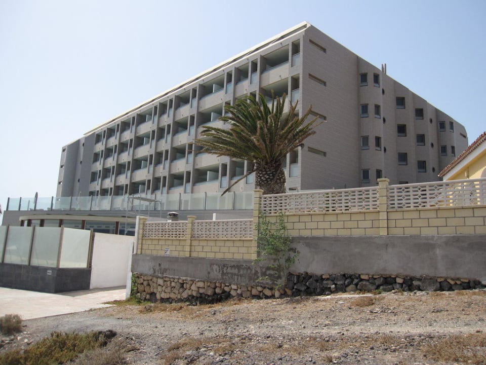 Hotel vom Meer aus gesehen Kn Arenas del Mar Hotel